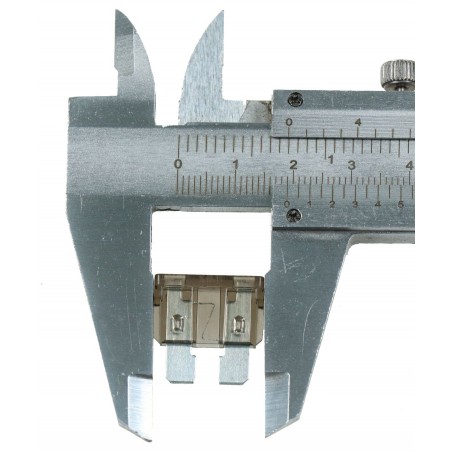 zasilanie kamery w samochodzie bezpieczniki