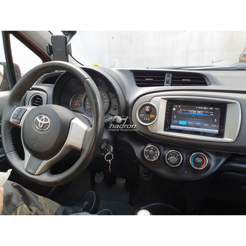 Ramka radia do Toyota Yaris