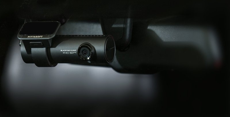 Dyskretny montaż kamery samochodowej BlackVue DR750S-2CH