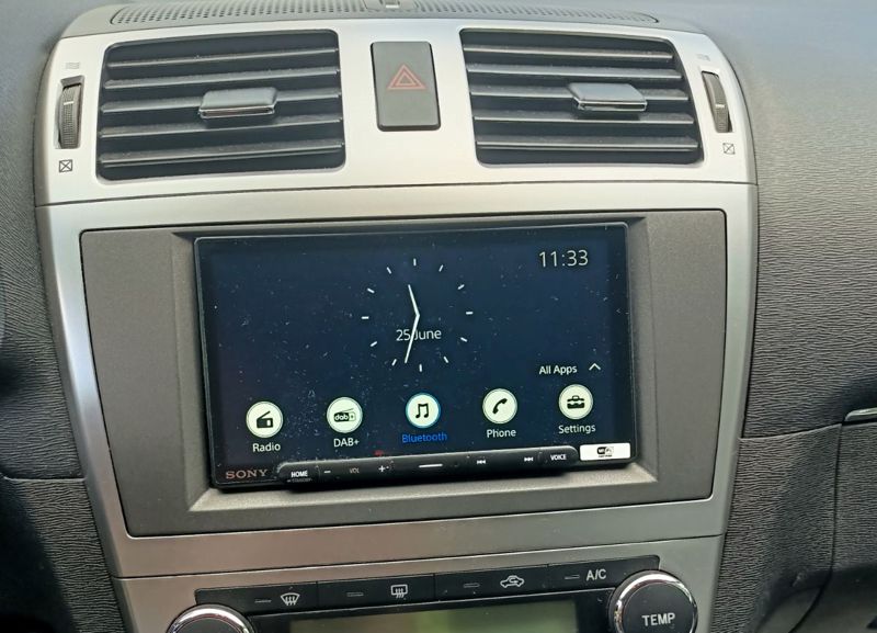 radio do toyoty avensis