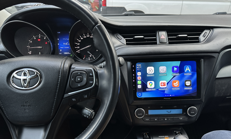 radio do toyoty avensis 