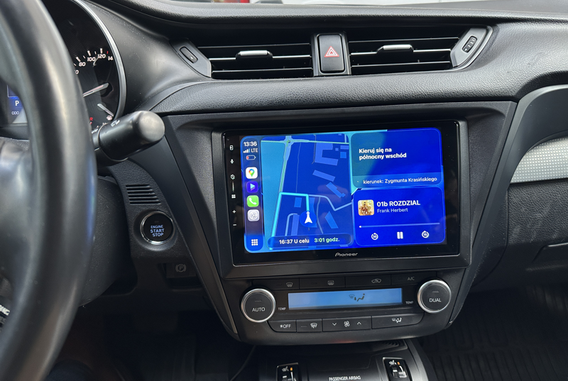 radio do toyoty avensis 