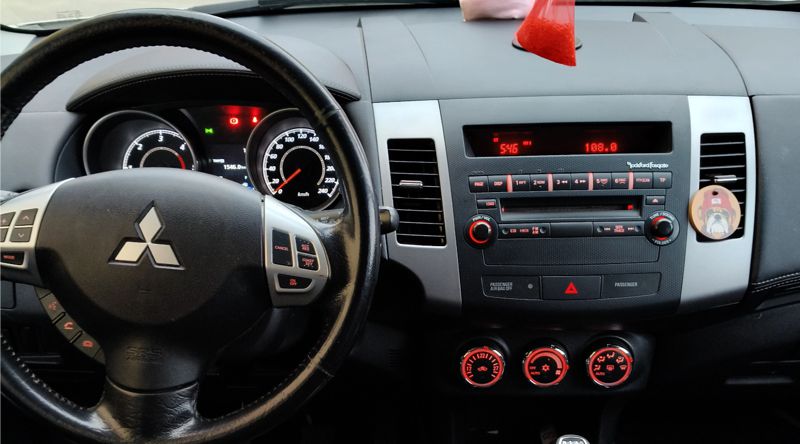 radio do mitsubishi outlander 