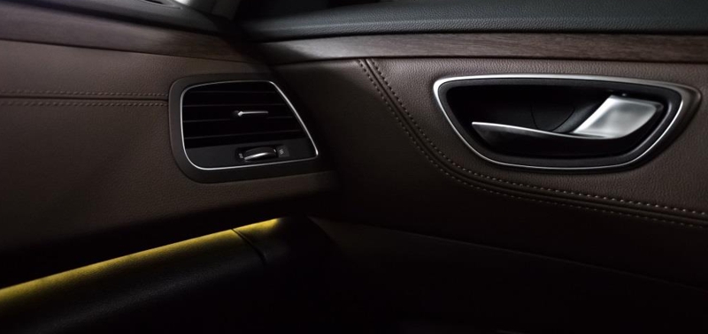 podświetlenie wnętrza samochodu