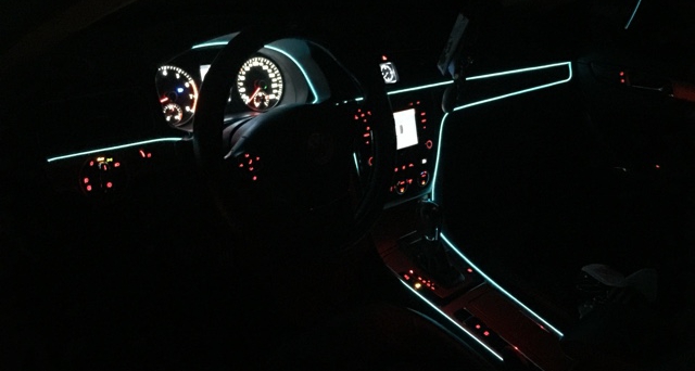 podświetlenie wnętrza samochodu biały kolor led