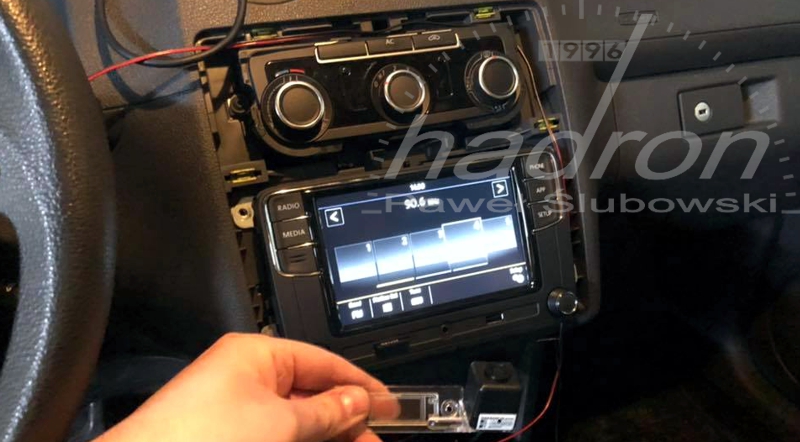 kamera cofania do Volkswagena Passata Golfa Jetta Touran Caddy Transporter RCD330